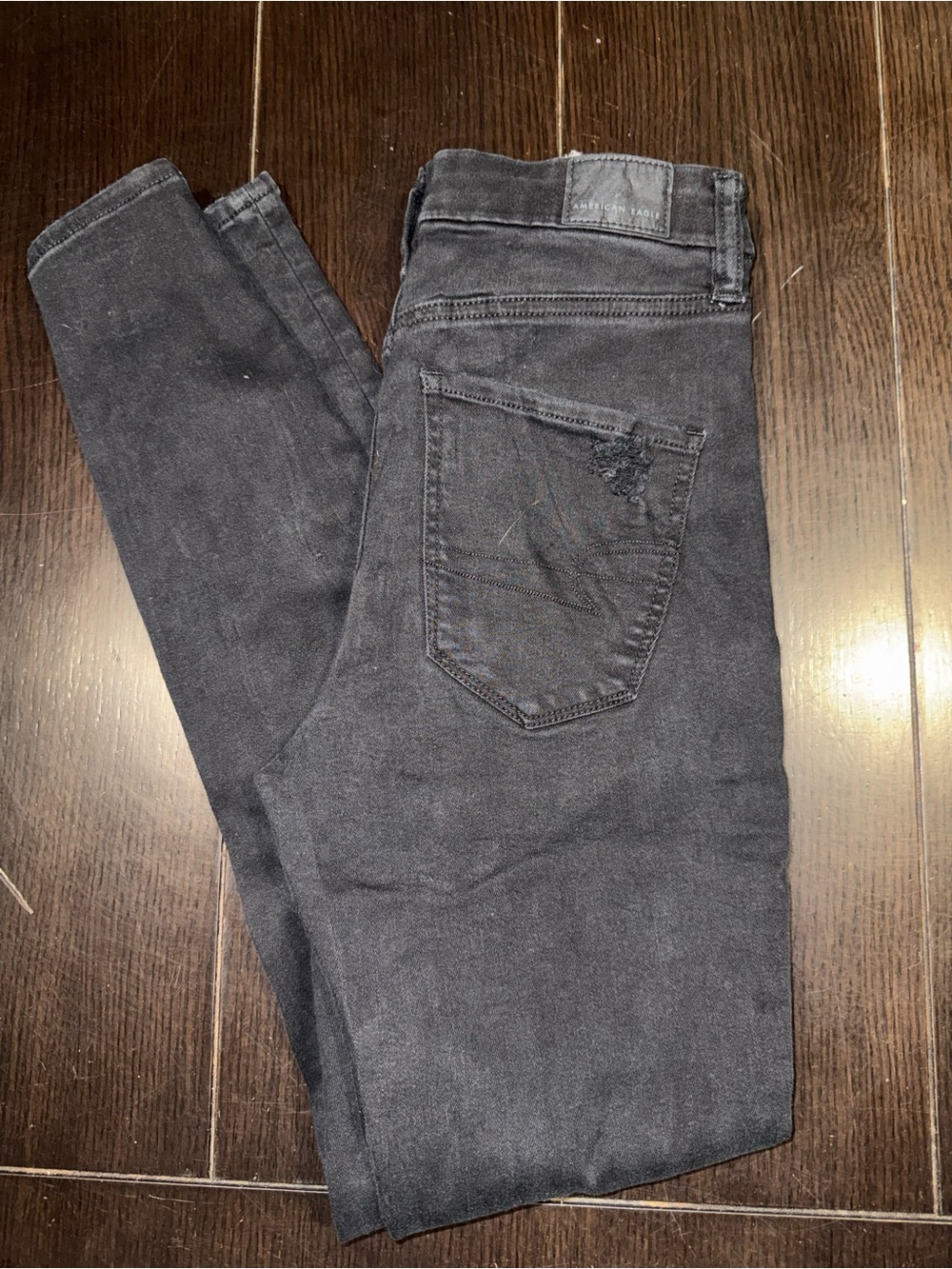 American Eagle Outfitters Women’s Skinny Jeans in Washed Black